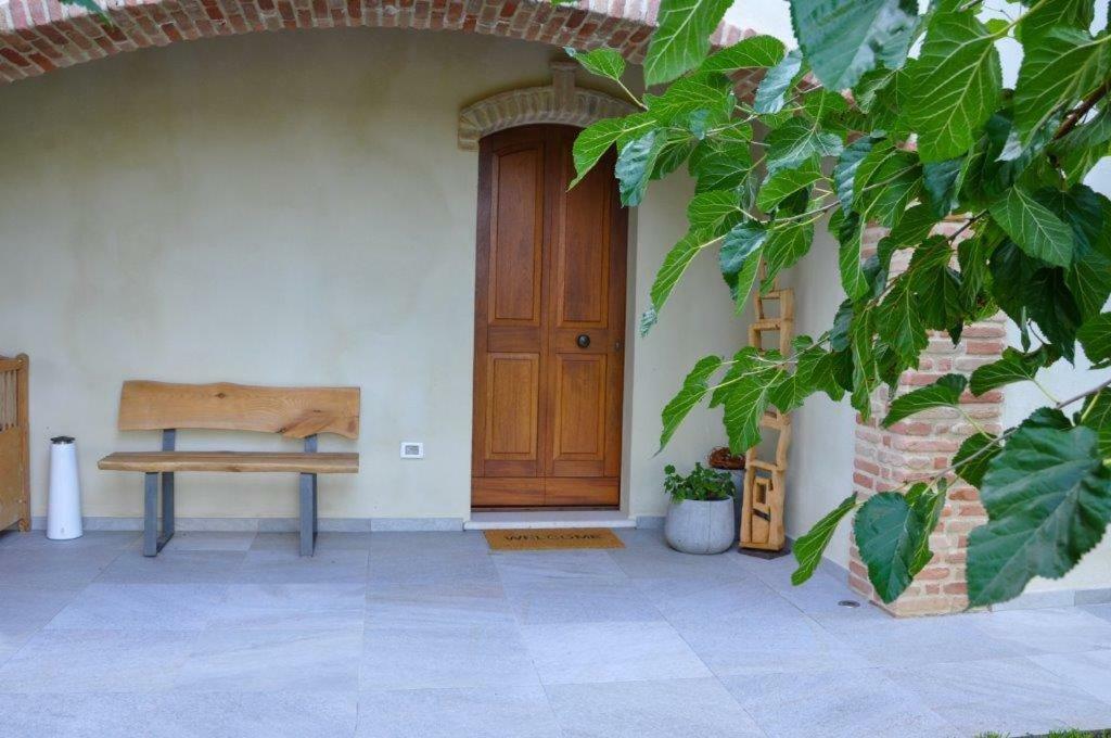 Ferienwohnung Ca`Rosei Monteciccardo Exterior foto